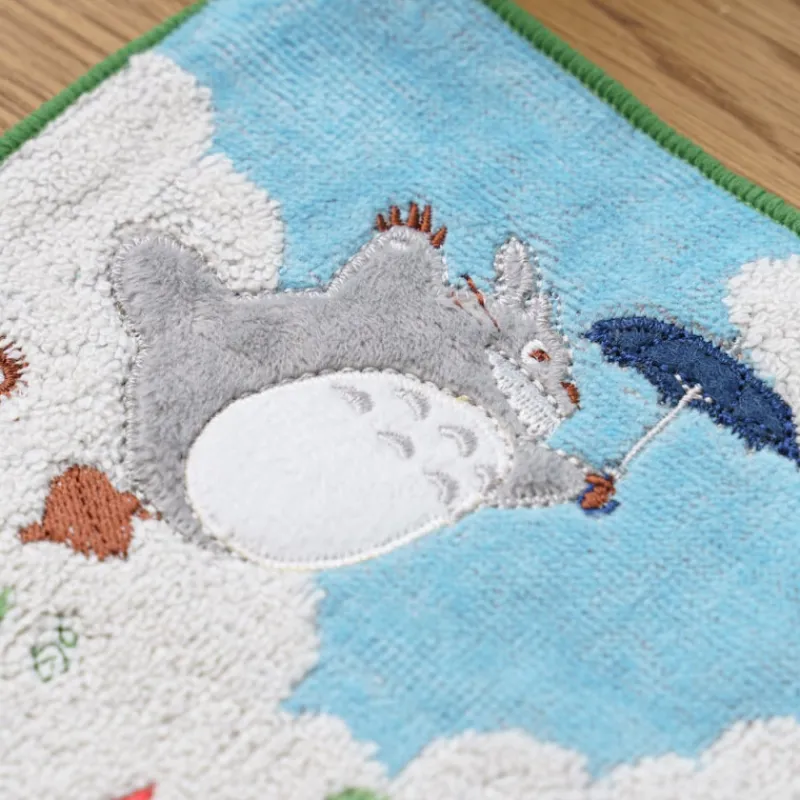 Maison Ghibli Towel Totoro in the sky 34x80 cm - My Neighbor Totoro | Household Linen